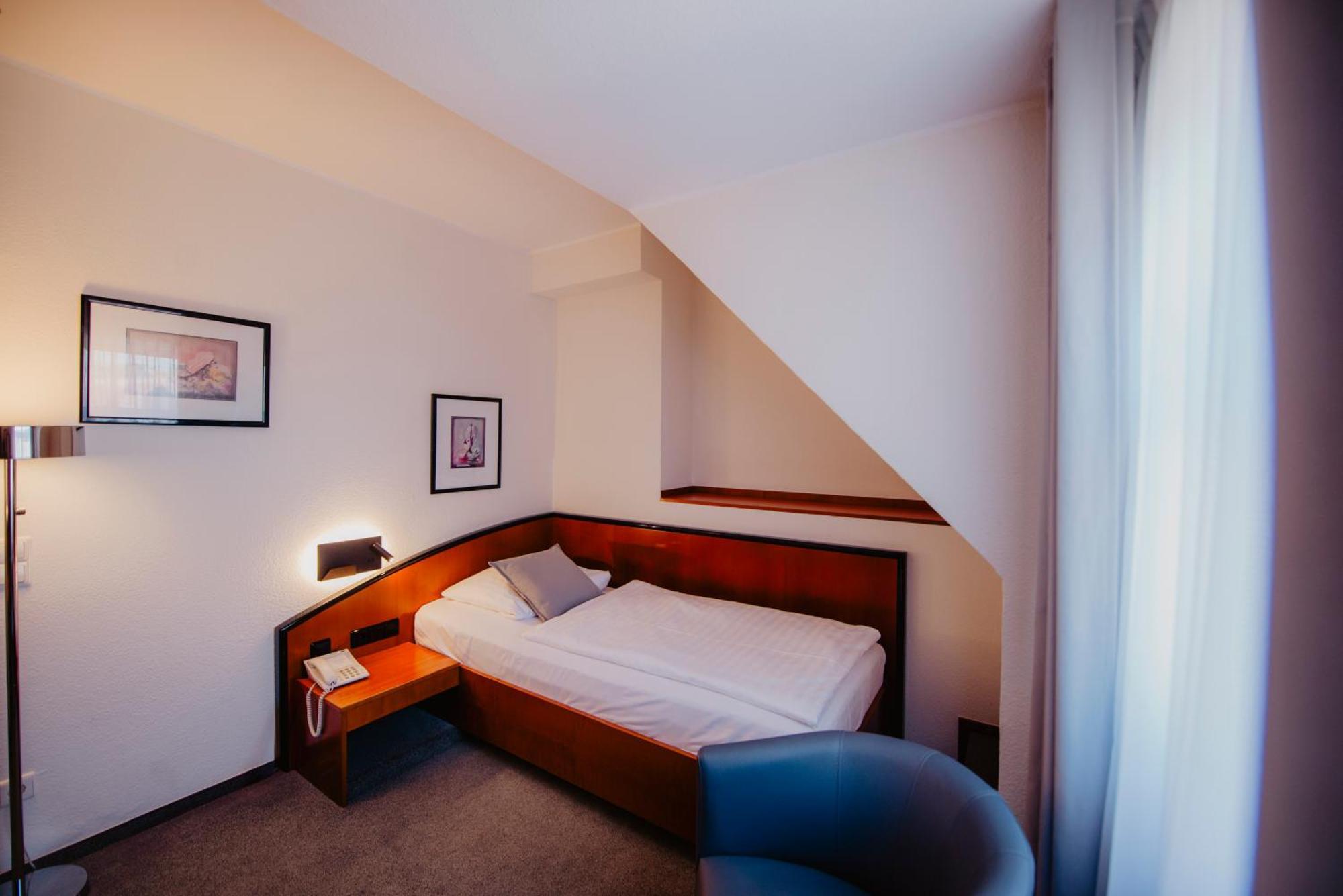 Hotel-Restaurant Haselhoff โคเอิสเฟลท์ ภายนอก รูปภาพ